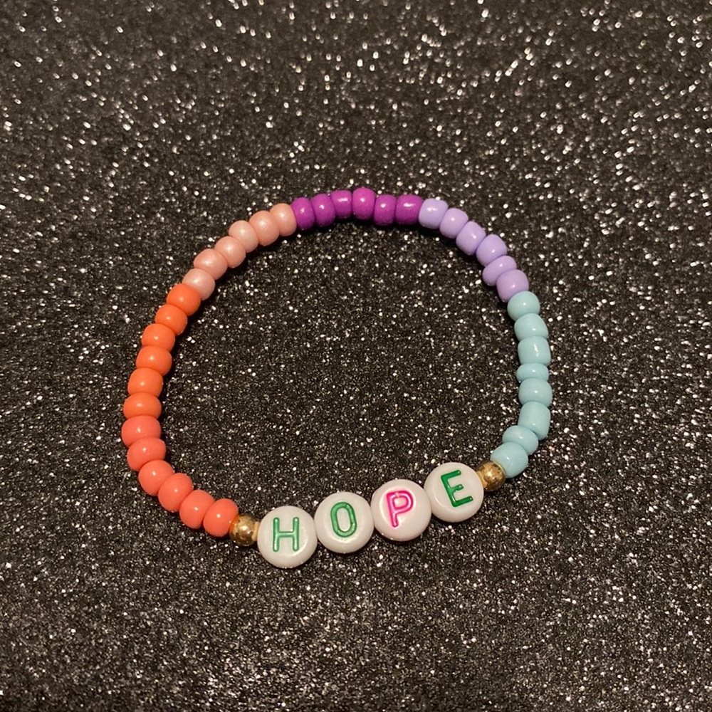 Kids multi colored bead stretch bracelet